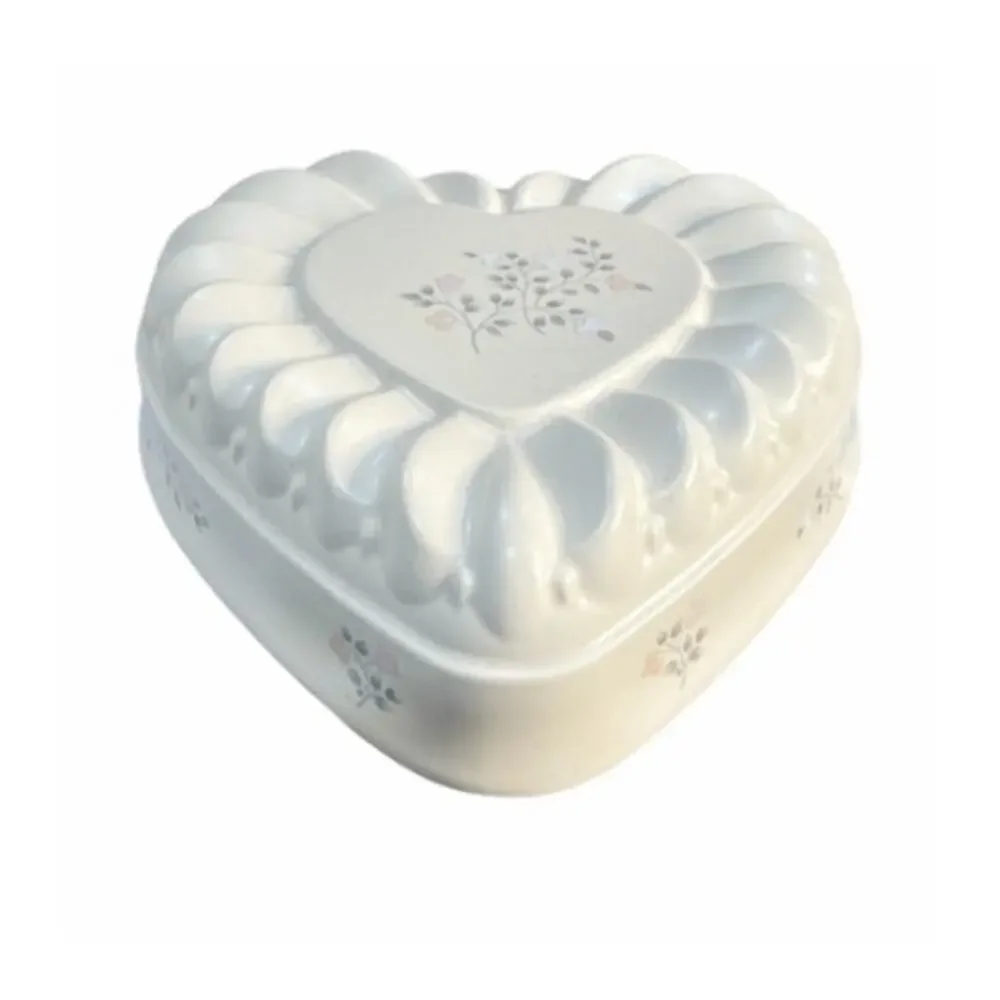 Vintage Pfaltzgraff Tea Rose Heart Shaped Mold Baking Dish
